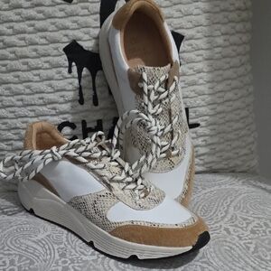 Chic Beige and White Women's Sneakers